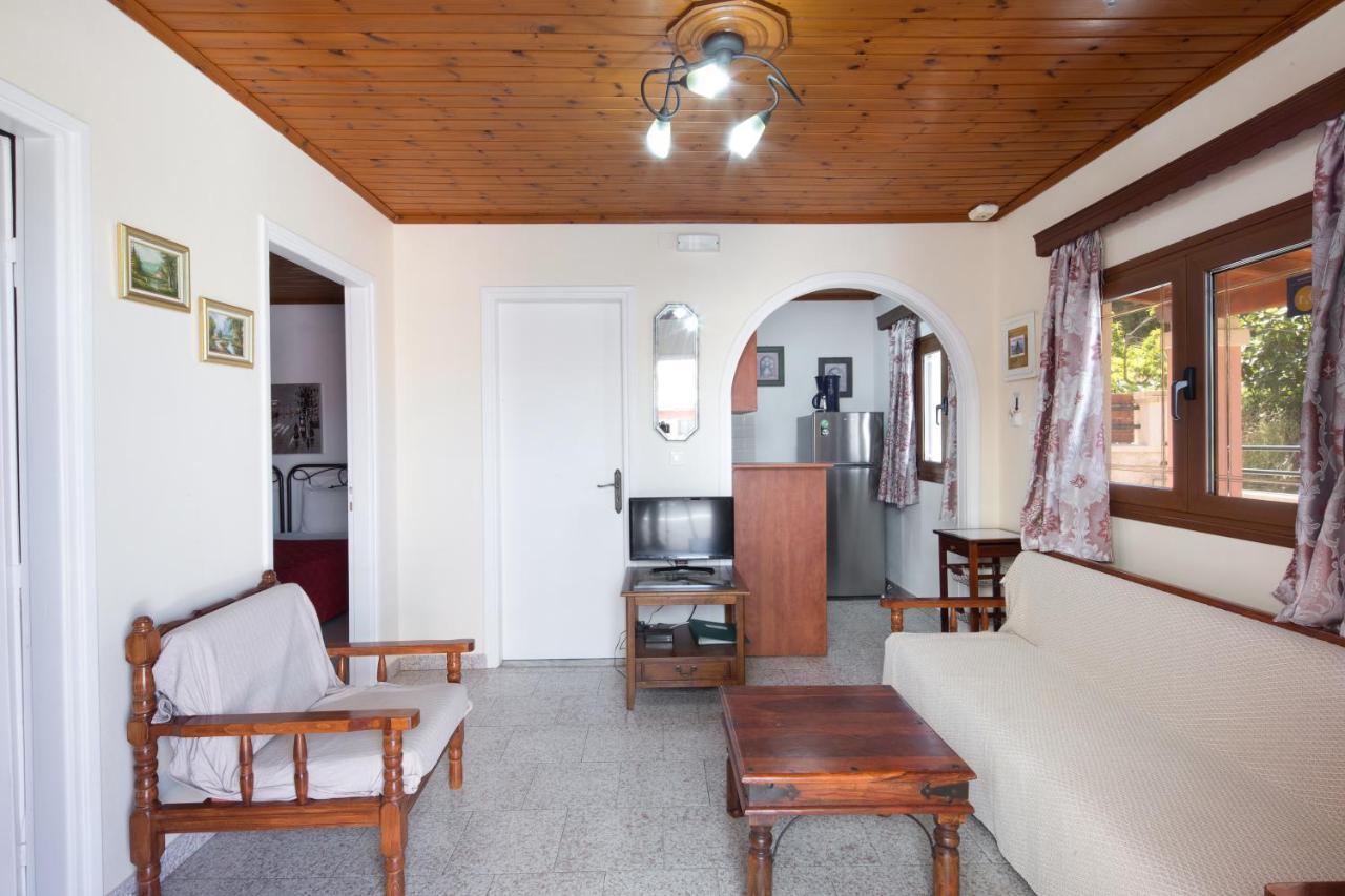 Amalia Cottages Agios Gordios  Exterior photo